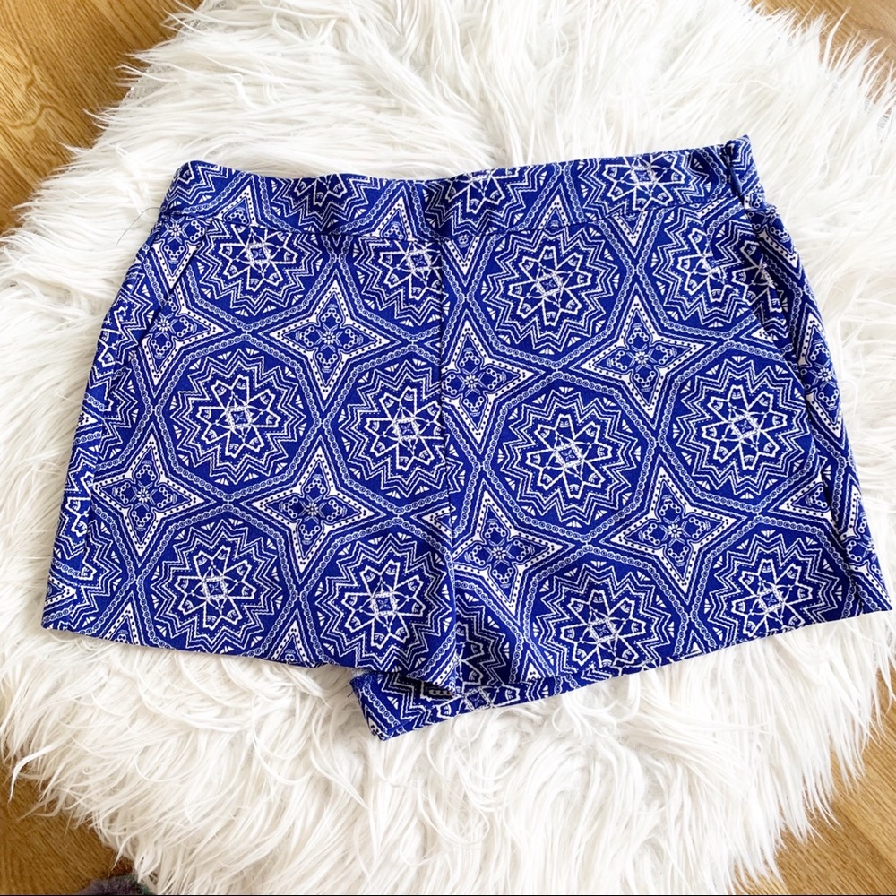 Geometric Kaleidoscope Print Shorts Blue & White